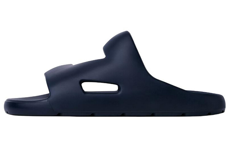 Шлепанцы мужские Bottega Veneta, темно-синий
Шлепанцы мужские Bottega Veneta, темно-синий