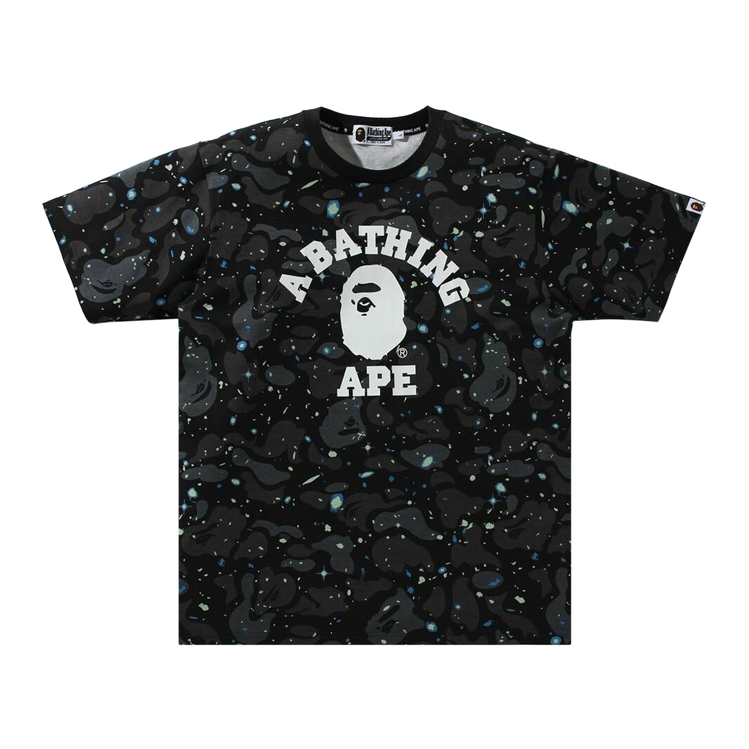 Футболка колледжа с космическим камуфляжем BAPE, черная
Футболка колледжа с космическим камуфляжем BAPE, черная