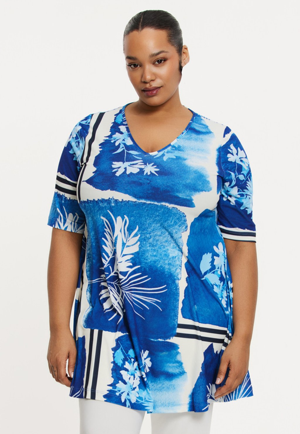 Туника WITH SHORT SLEEVES YOEK, синий
Туника WITH SHORT SLEEVES YOEK, синий