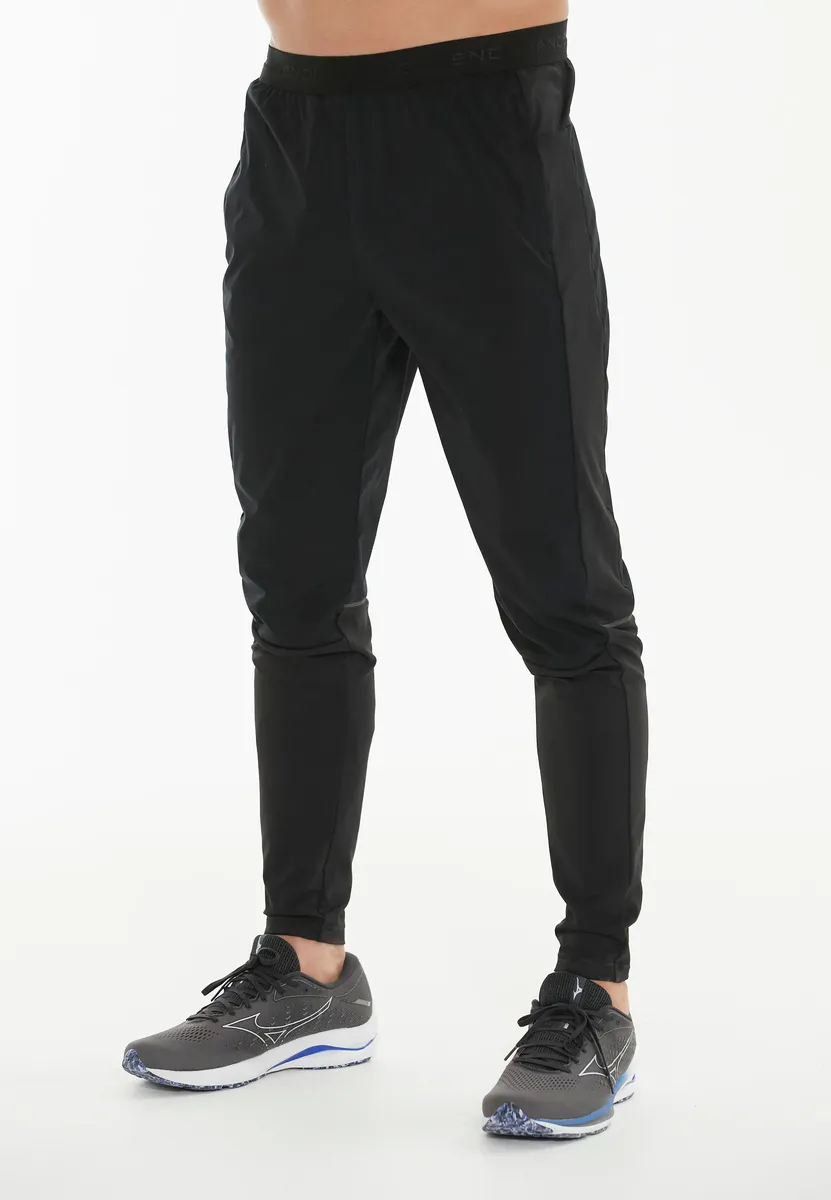 Брюки ENDURANCE из ткани "Vinge" с водонепроницаемой функцией, черный
Брюки ENDURANCE из ткани "Vinge" с водонепроницаемой функцией, черный