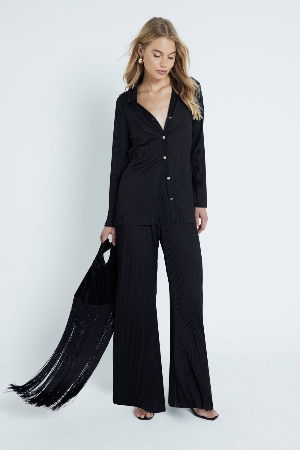 Плиссированная рубашка River Island, черный
Плиссированная рубашка River Island, черный