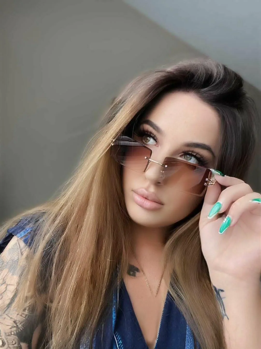 Солнцезащитные очки FEISEDY в винтажном стиле, прямоугольные, без оправы, конфетных цветов, для женщин и мужчин, B2642, 3pack (01 Gradual Grey+03 Tea+05 Glamour Pink)
Солнцезащитные очки FEISEDY в винтажном стиле, прямоугольные, без оправы, конфетных цветов, для женщин и мужчин, B2642, 3pack (01 Gradual Grey+03 Tea+05 Glamour Pink)