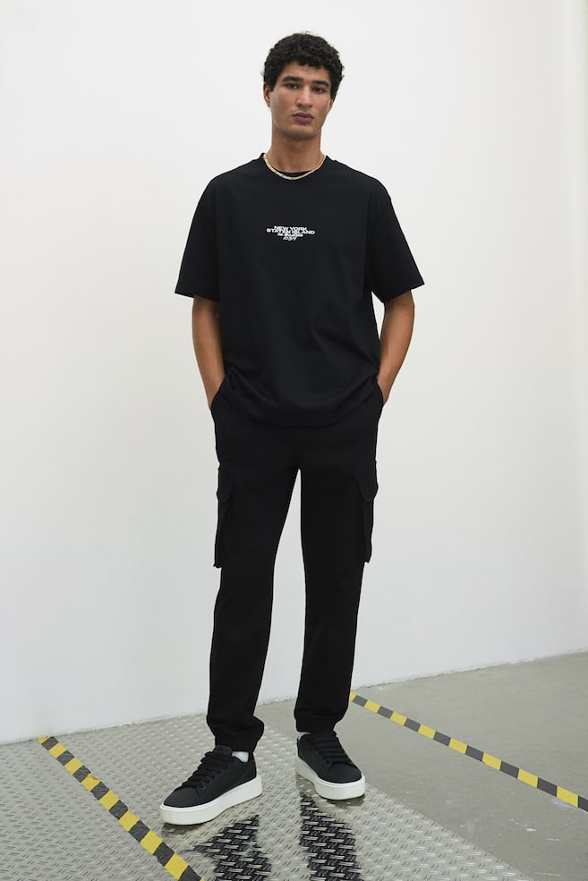 Спортивные брюки-карго облегающего кроя H&M, черный
Спортивные брюки-карго облегающего кроя H&M, черный