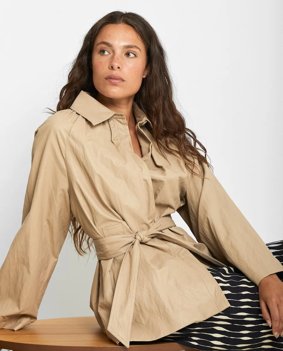 Женский короткий тренч с широкими рукавами Trucco, бежевый
Женский короткий тренч с широкими рукавами Trucco, бежевый