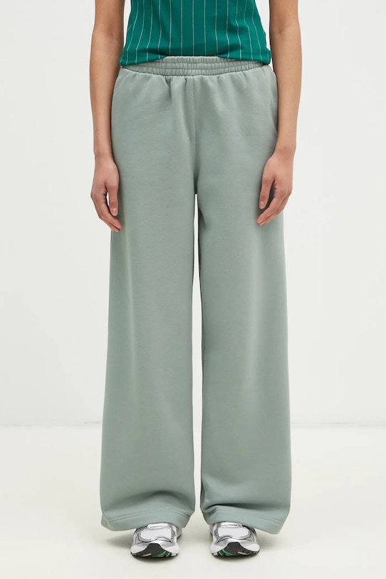 Брюки спортивные Essential Adidas Originals, зеленый
Брюки спортивные Essential Adidas Originals, зеленый