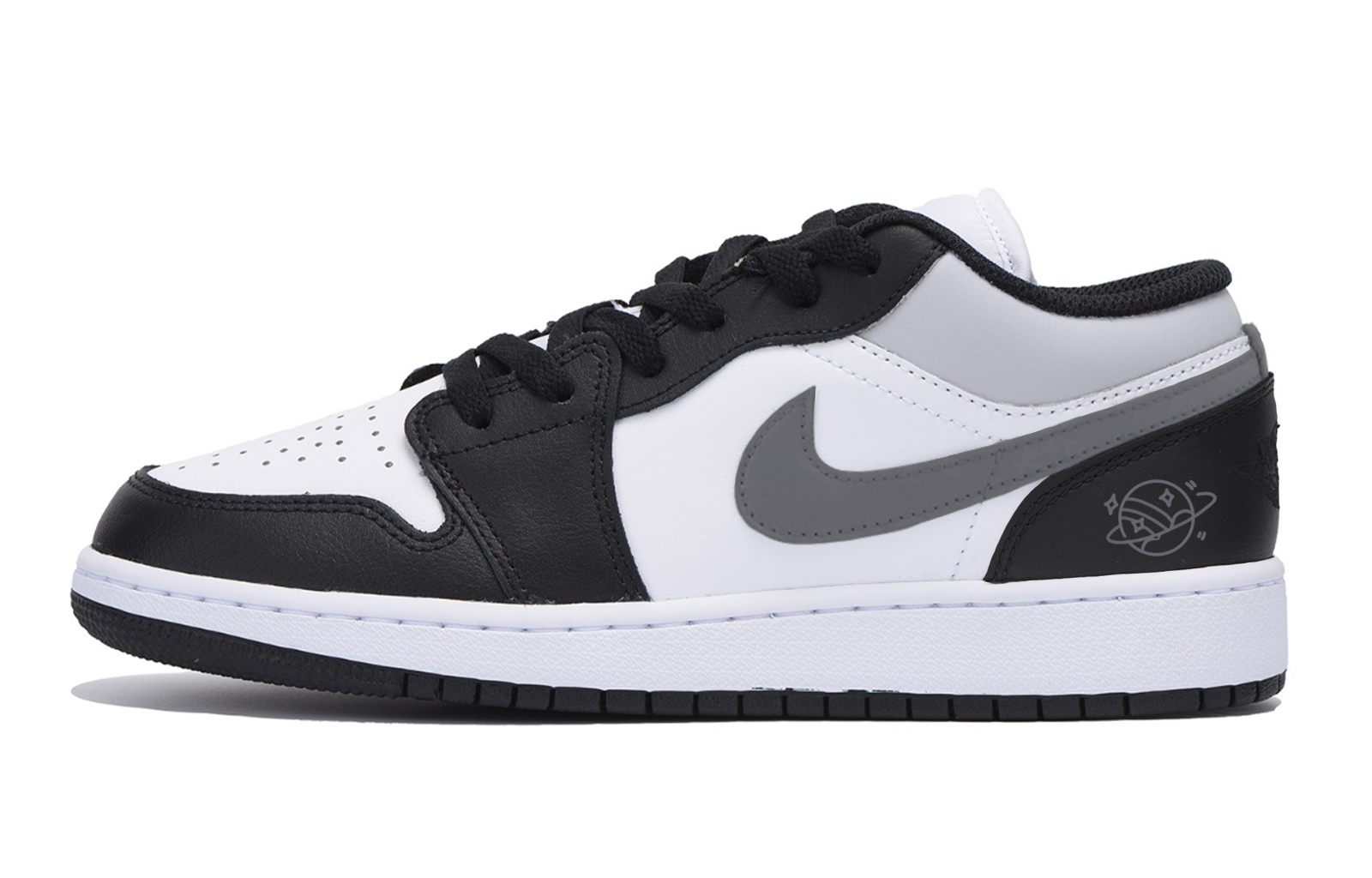 Детские баскетбольные кроссовки Air 1 с низким верхом и противоскользящим верхом для подростков Jordan, черный
Детские баскетбольные кроссовки Air 1 с низким верхом и противоскользящим верхом для подростков Jordan, черный