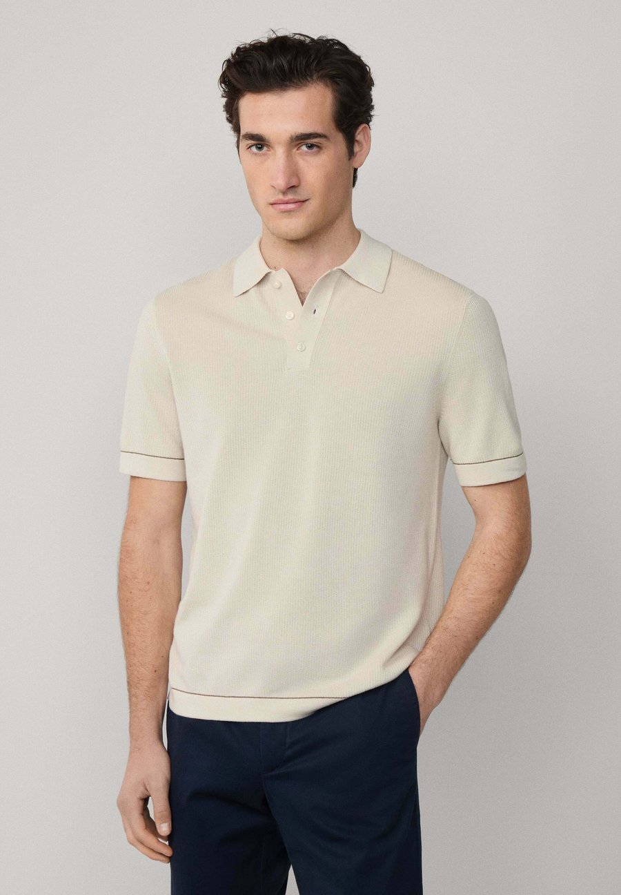 Поло Hackett London TEXTURED, Stone Beige/Stone
Поло Hackett London TEXTURED, Stone Beige/Stone