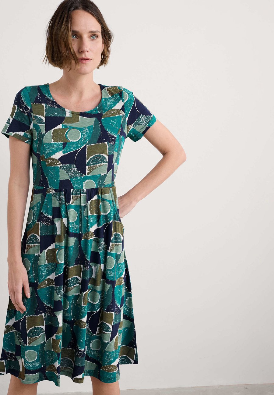 Платье Seasalt Cornwall ENOR, Teal Penwith Abstract Emulsion/Teal
Платье Seasalt Cornwall ENOR, Teal Penwith Abstract Emulsion/Teal