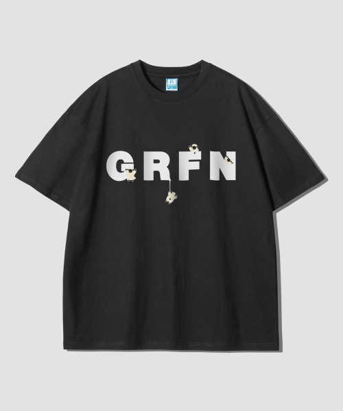 GRANFINNY Футболка оверсайз с коротким рукавом Fluffy's, черная
GRANFINNY Футболка оверсайз с коротким рукавом Fluffy's, черная