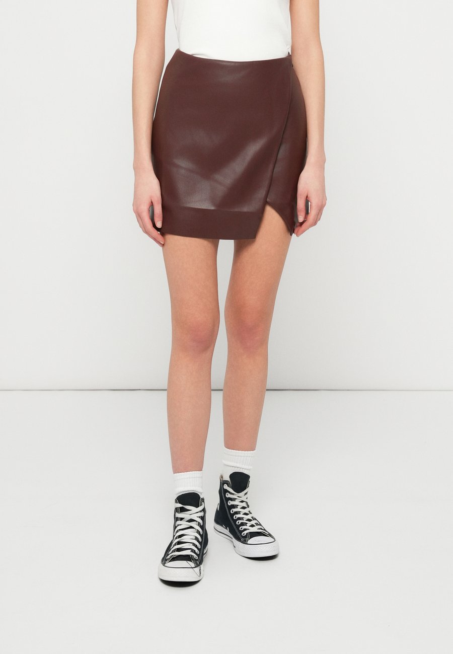 Юбка LeGer by Lena Gercke ARVEN SKIRT, Burgunder/Bordeaux
Юбка LeGer by Lena Gercke ARVEN SKIRT, Burgunder/Bordeaux