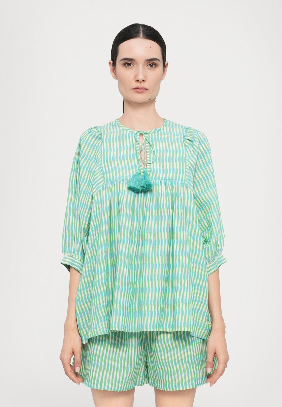 Блуза MILLE THALIA , Green/Blue/Green
Блуза MILLE THALIA , Green/Blue/Green