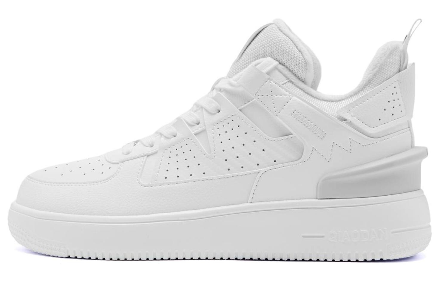 Кроссовки QIAODAN Skateboarding Shoes Men Low-top White, белый
Кроссовки QIAODAN Skateboarding Shoes Men Low-top White, белый