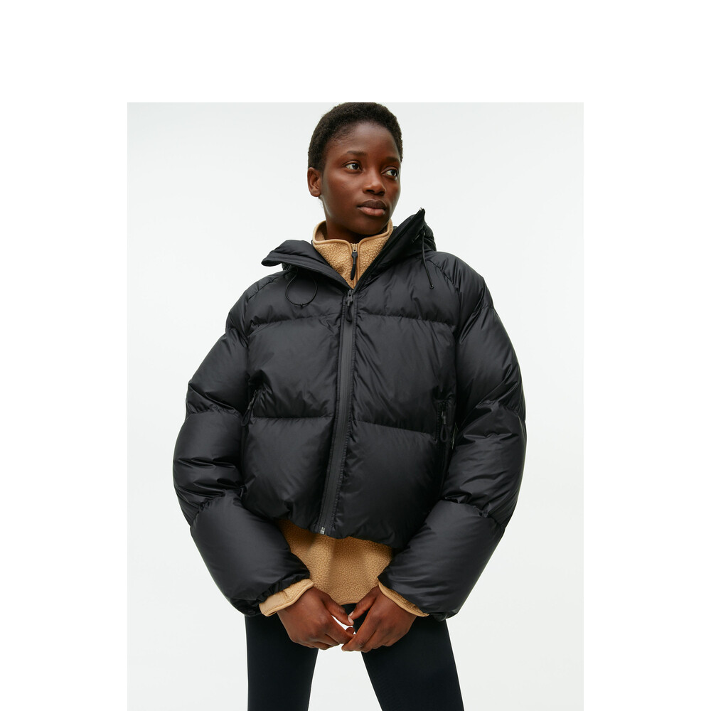 Пуховик короткий Arket с капюшоном на молнии, черный
Пуховик короткий Arket с капюшоном на молнии, черный