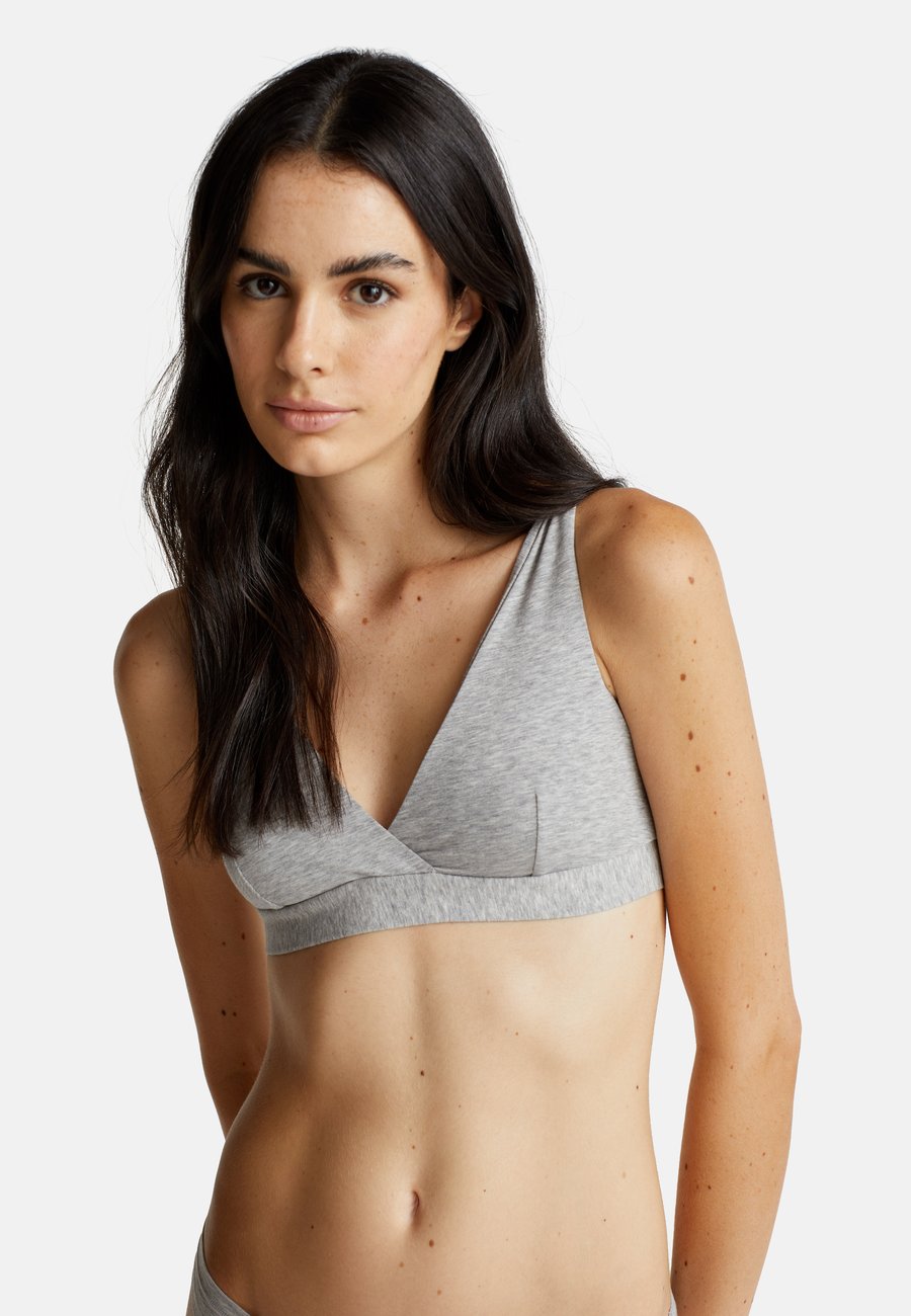 Бюстгальтер United Colors of Benetton Triangle bra, Grey
Бюстгальтер United Colors of Benetton Triangle bra, Grey