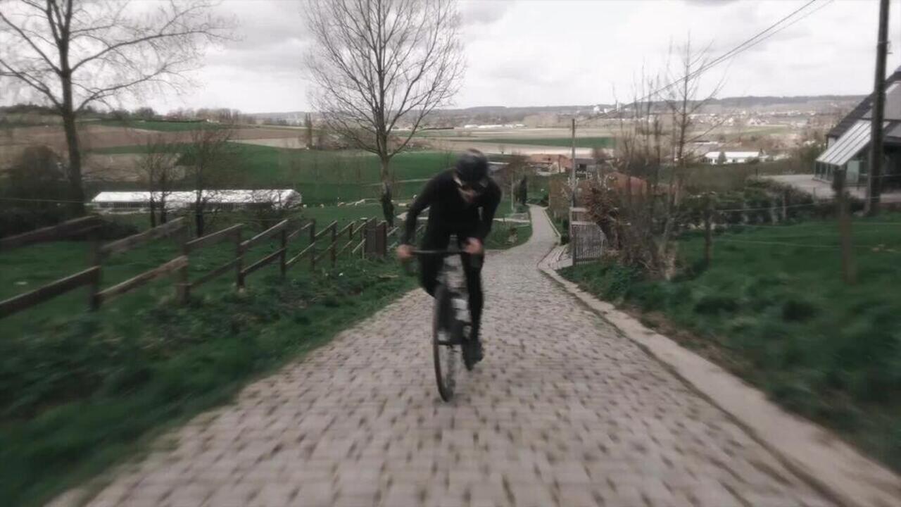 Мужская зимняя дорожная велокуртка Van Rysel с длинным рукавом — дымчато-чёрная, серия RCR Racing
Мужская зимняя дорожная велокуртка Van Rysel с длинным рукавом — дымчато-чёрная, серия RCR Racing