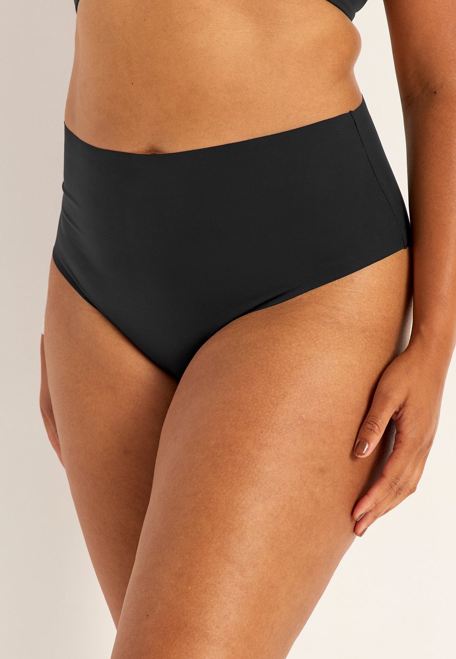 Брифы Cellbes of Sweden WITH BRAZILIAN CUT, Black
Брифы Cellbes of Sweden WITH BRAZILIAN CUT, Black