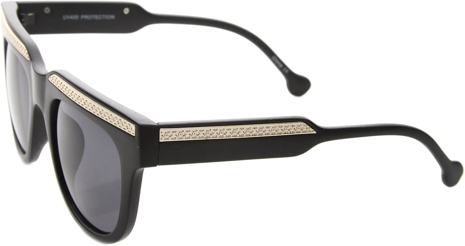 Солнцезащитные очки zeroUV в ретро-стиле с металлическими акцентами, плоской верхней частью и роговой оправой, увеличенного размера, 50 мм, Matte Black-gold / Smoke
Солнцезащитные очки zeroUV в ретро-стиле с металлическими акцентами, плоской верхней частью и роговой оправой, увеличенного размера, 50 мм, Matte Black-gold / Smoke