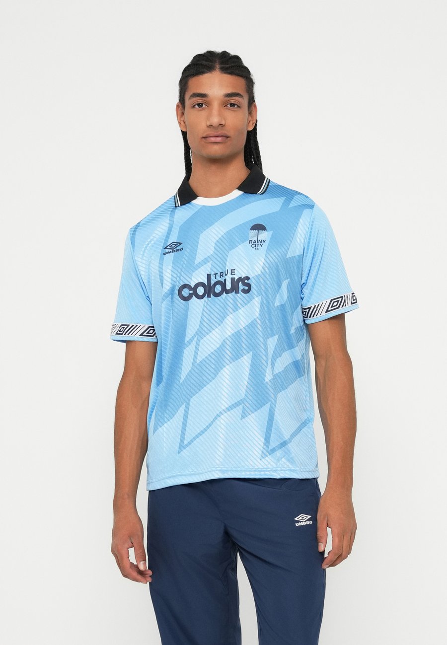 Футболка Umbro TAPED FOOTBALL UNISEX, Vista Blue/Light Blue, Синий, Футболка Umbro TAPED FOOTBALL UNISEX, Vista Blue/Light Blue
Футболка Umbro TAPED FOOTBALL UNISEX, Vista Blue/Light Blue, Синий, Футболка Umbro TAPED FOOTBALL UNISEX, Vista Blue/Light Blue