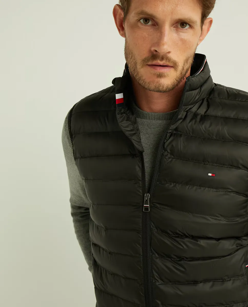 Мужской жилет на подкладке с застежкой-молнией Tommy Hilfiger, чёрный, Черный, Мужской жилет на подкладке с застежкой-молнией Tommy Hilfiger, чёрный
Мужской жилет на подкладке с застежкой-молнией Tommy Hilfiger, чёрный, Черный, Мужской жилет на подкладке с застежкой-молнией Tommy Hilfiger, чёрный