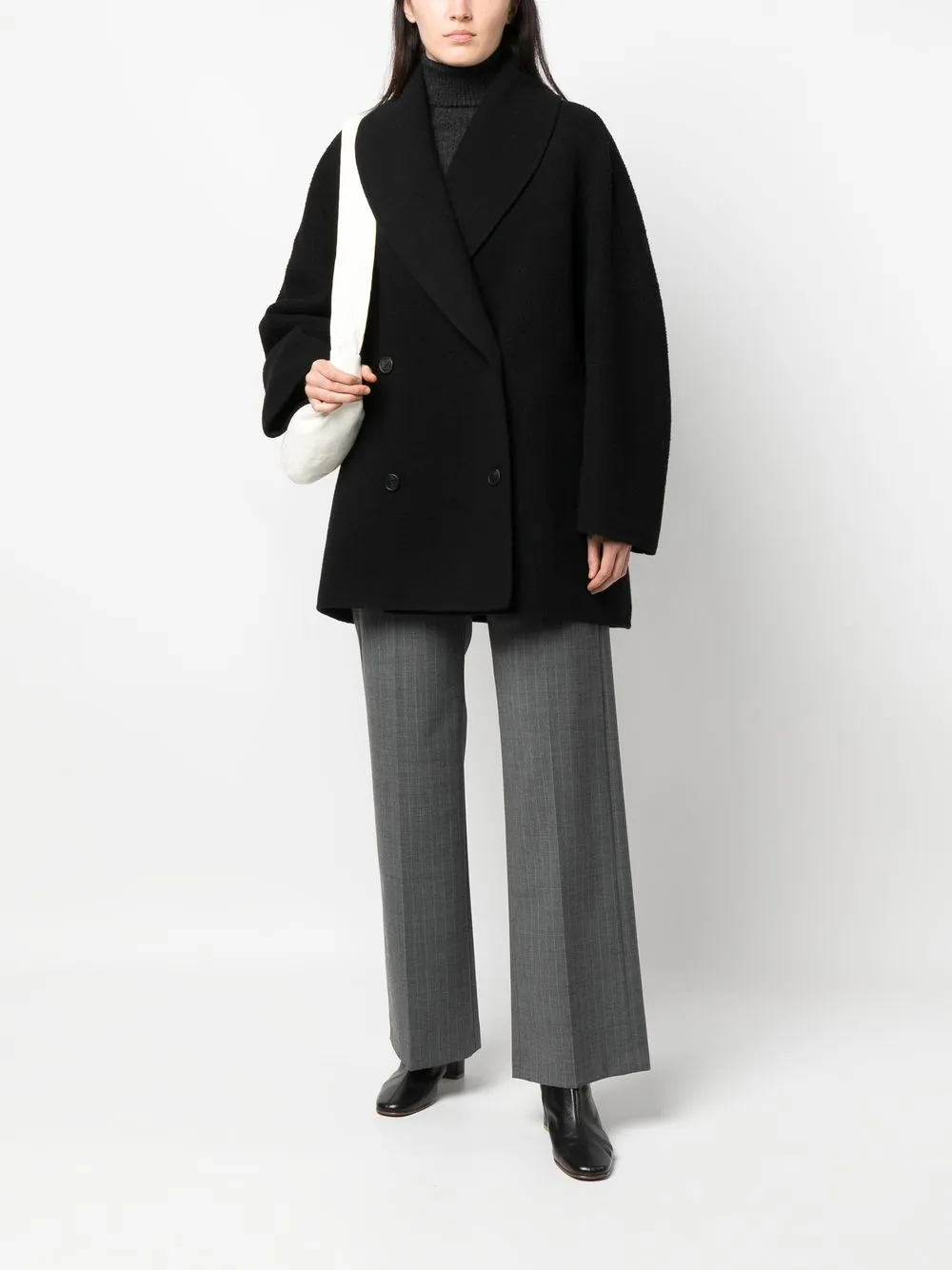 Двубортное пальто Polli THE ROW, черный
Двубортное пальто Polli THE ROW, черный