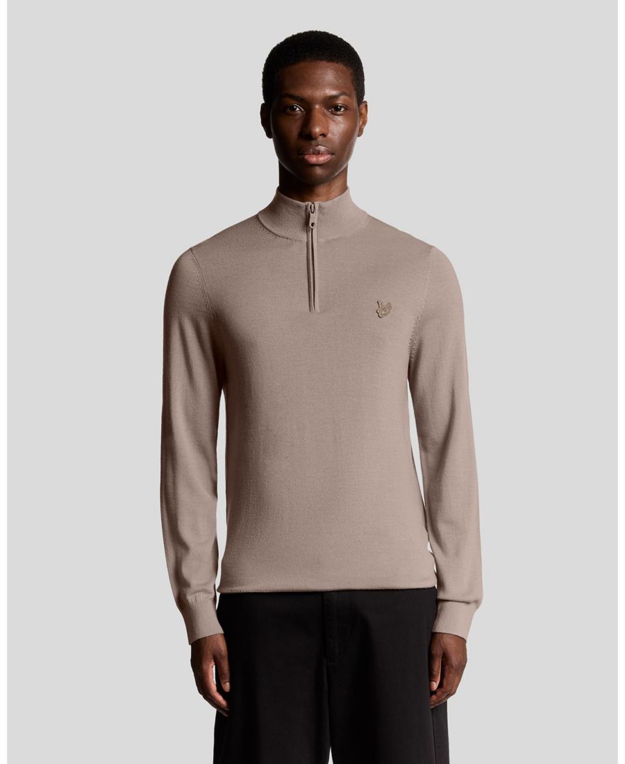 Мужской свитер Eagle Merino с застежкой-молнией до четверти длины Lyle & Scott, Cinder
Мужской свитер Eagle Merino с застежкой-молнией до четверти длины Lyle & Scott, Cinder