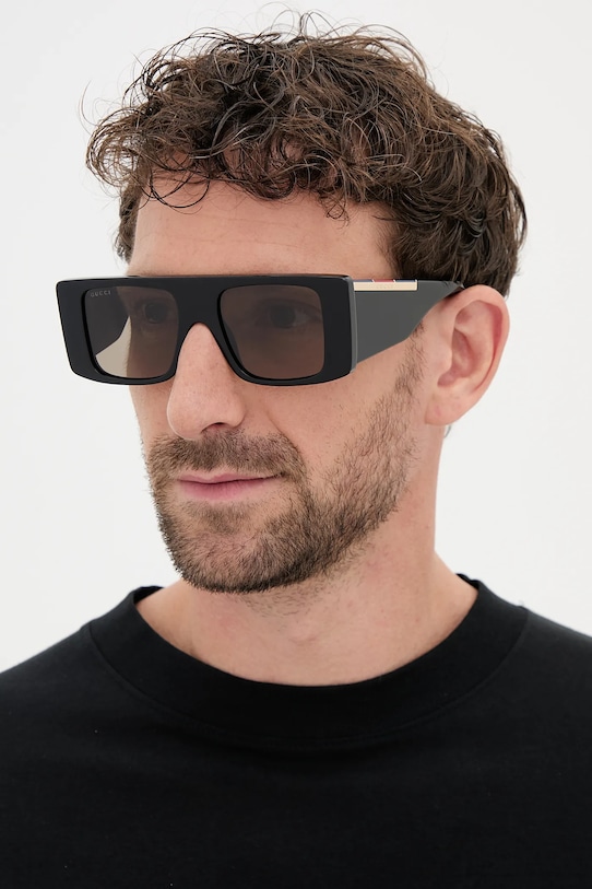 Солнцезащитные очки Gucci, черный
Солнцезащитные очки Gucci, черный