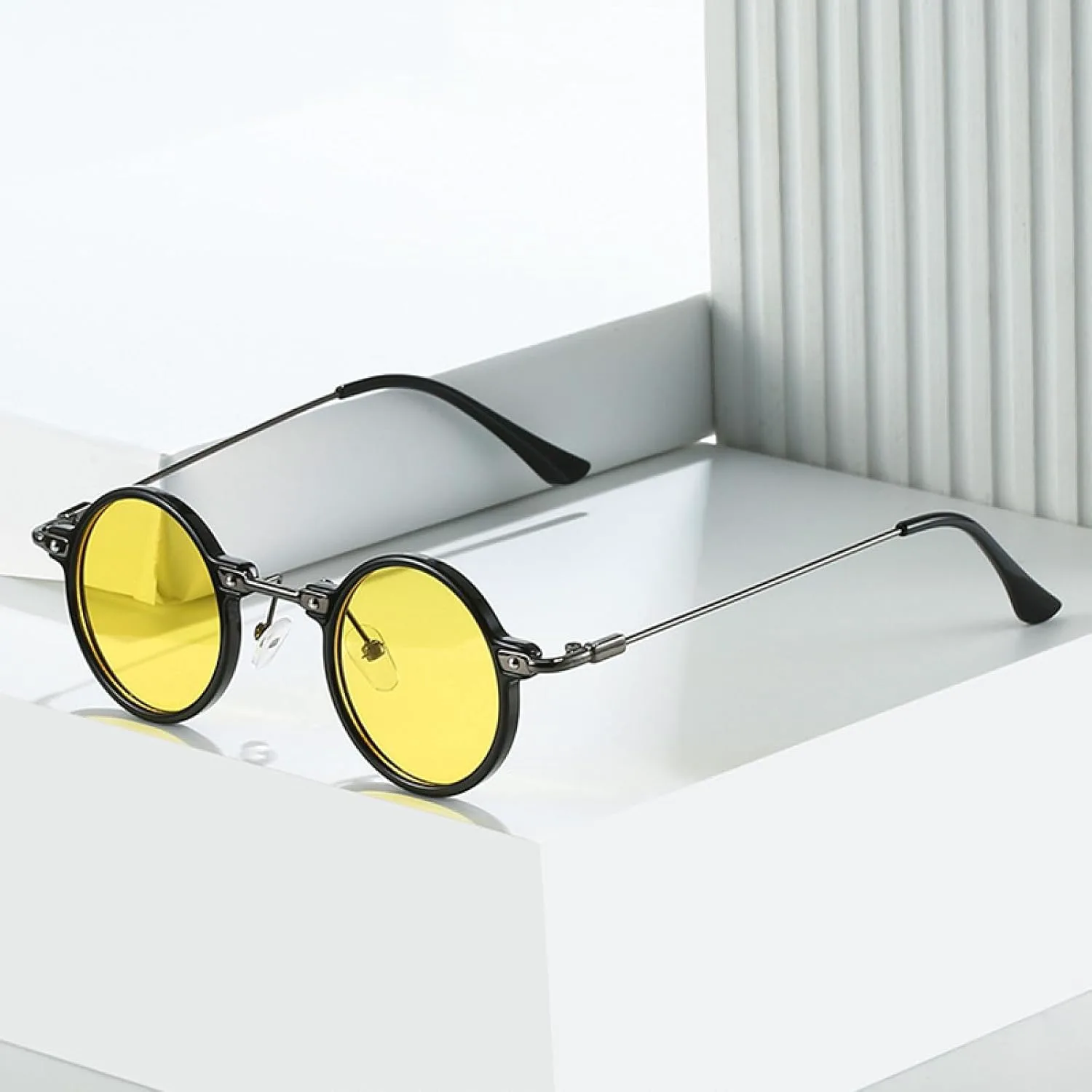 Ретро маленькие круглые женские солнцезащитные очки с прозрачными линзами цвета океана, защита от УФ-излучения UV400, мужские панк-очки HHZZYVY, Grey Champagne
Ретро маленькие круглые женские солнцезащитные очки с прозрачными линзами цвета океана, защита от УФ-излучения UV400, мужские панк-очки HHZZYVY, Grey Champagne