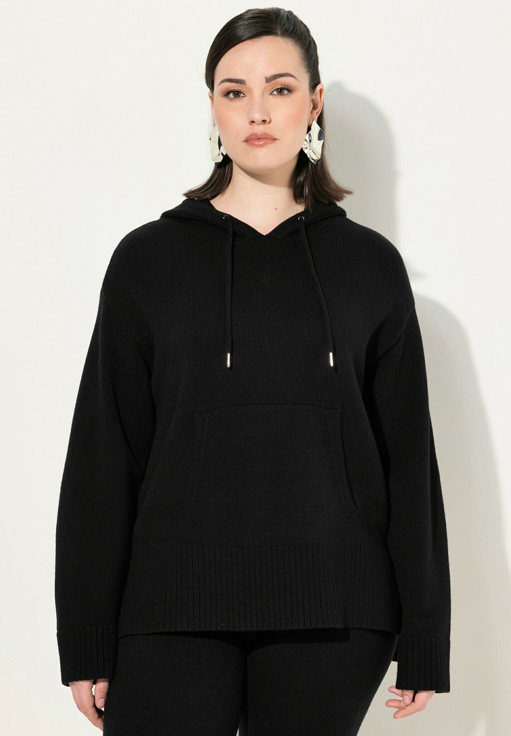 Джемпер LONG SLEEVE Ulla Popken, черный
Джемпер LONG SLEEVE Ulla Popken, черный