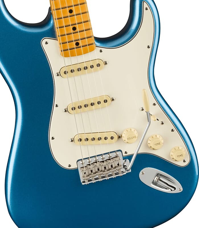 Электрогитара Fender American Vintage II 1973 Stratocaster, кленовый гриф, синий цвет Лейк-Плэсид с футляром
Электрогитара Fender American Vintage II 1973 Stratocaster, кленовый гриф, синий цвет Лейк-Плэсид с футляром