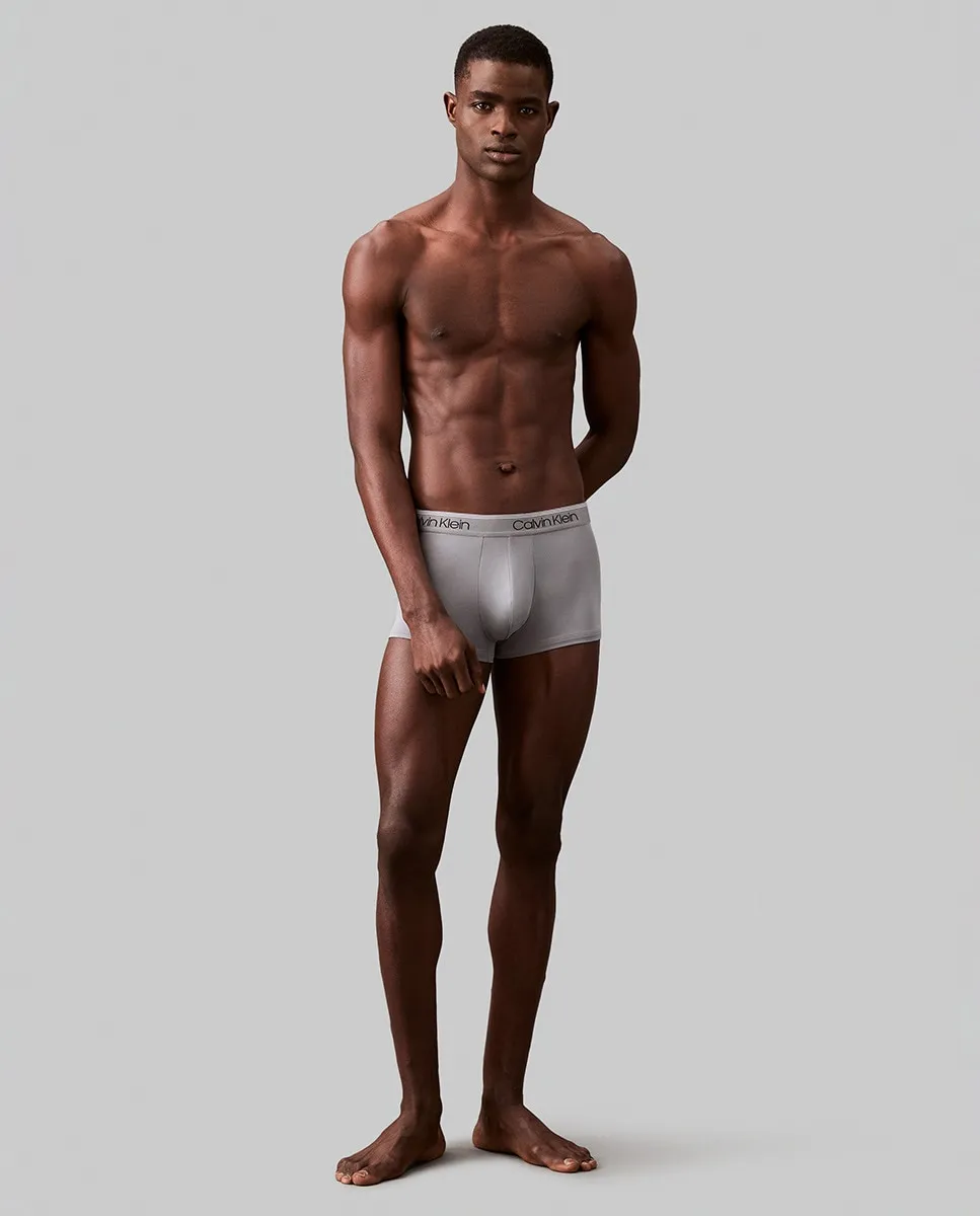 3 пары трусов-боксеров с низкой посадкой - микро-эластичный Calvin Klein, мультиколор 
3 пары трусов-боксеров с низкой посадкой - микро-эластичный Calvin Klein, мультиколор