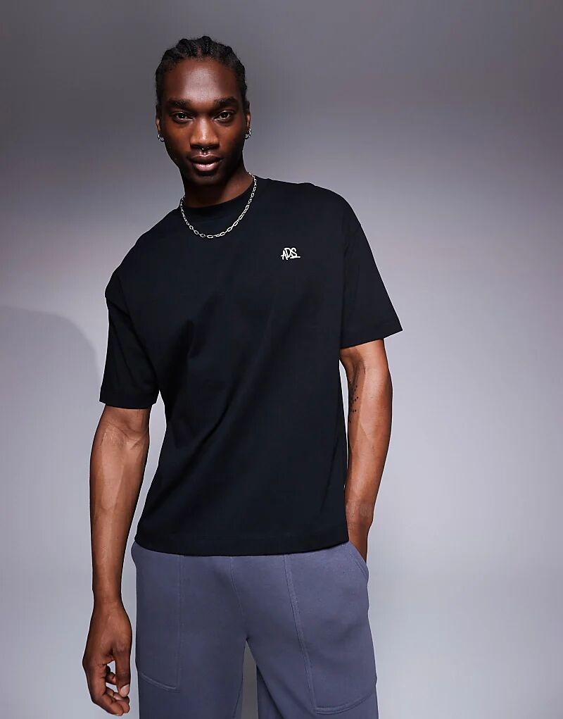 Футболка oversize из плотной ткани плотностью 240 г/м² черного цвета с вышитыми деталями ASOS DESIGN
Футболка oversize из плотной ткани плотностью 240 г/м² черного цвета с вышитыми деталями ASOS DESIGN