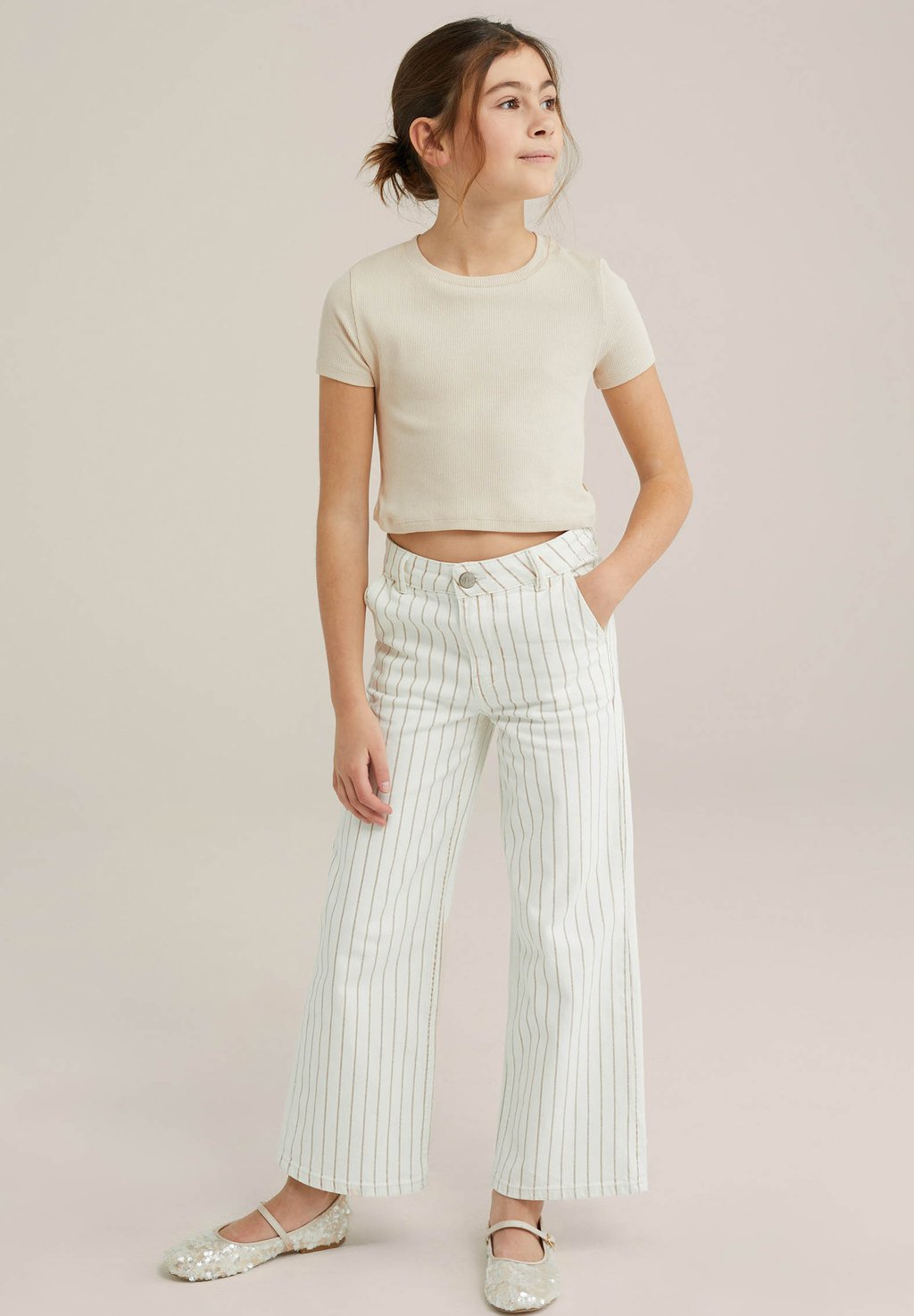 Базовая футболка WE Fashion, бежевый
Базовая футболка WE Fashion, бежевый