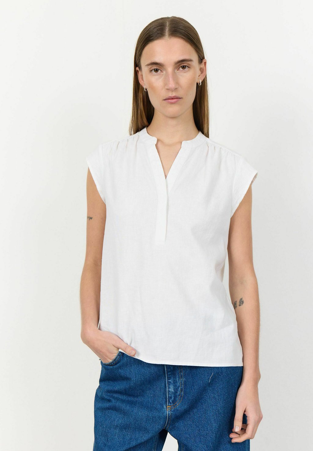 Блуза LR-NAJA 19 Levete Room, белый
Блуза LR-NAJA 19 Levete Room, белый