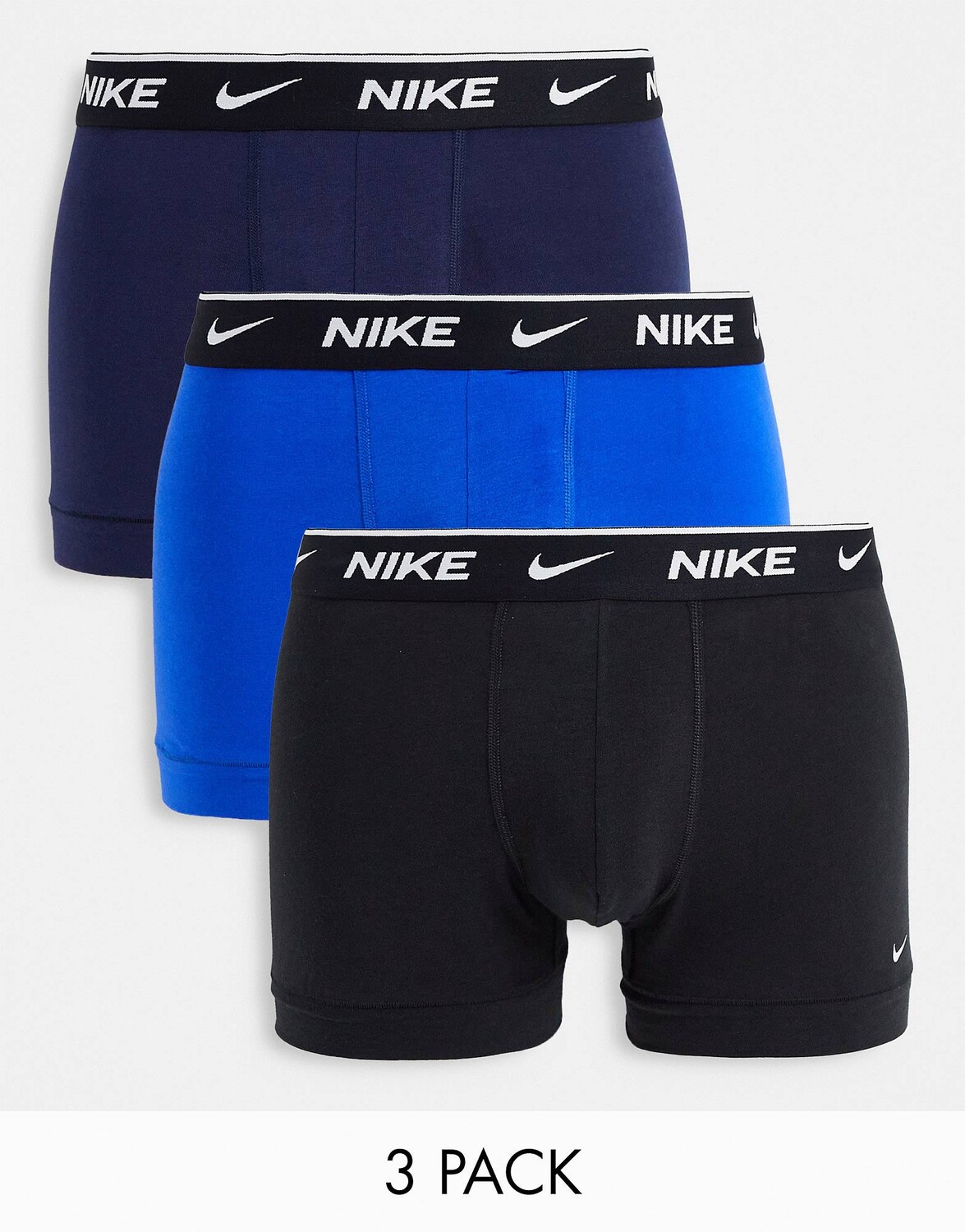 Комплект из трех хлопковых эластичных плавок Nike черного/темно-синего/синего цвета
Комплект из трех хлопковых эластичных плавок Nike черного/темно-синего/синего цвета