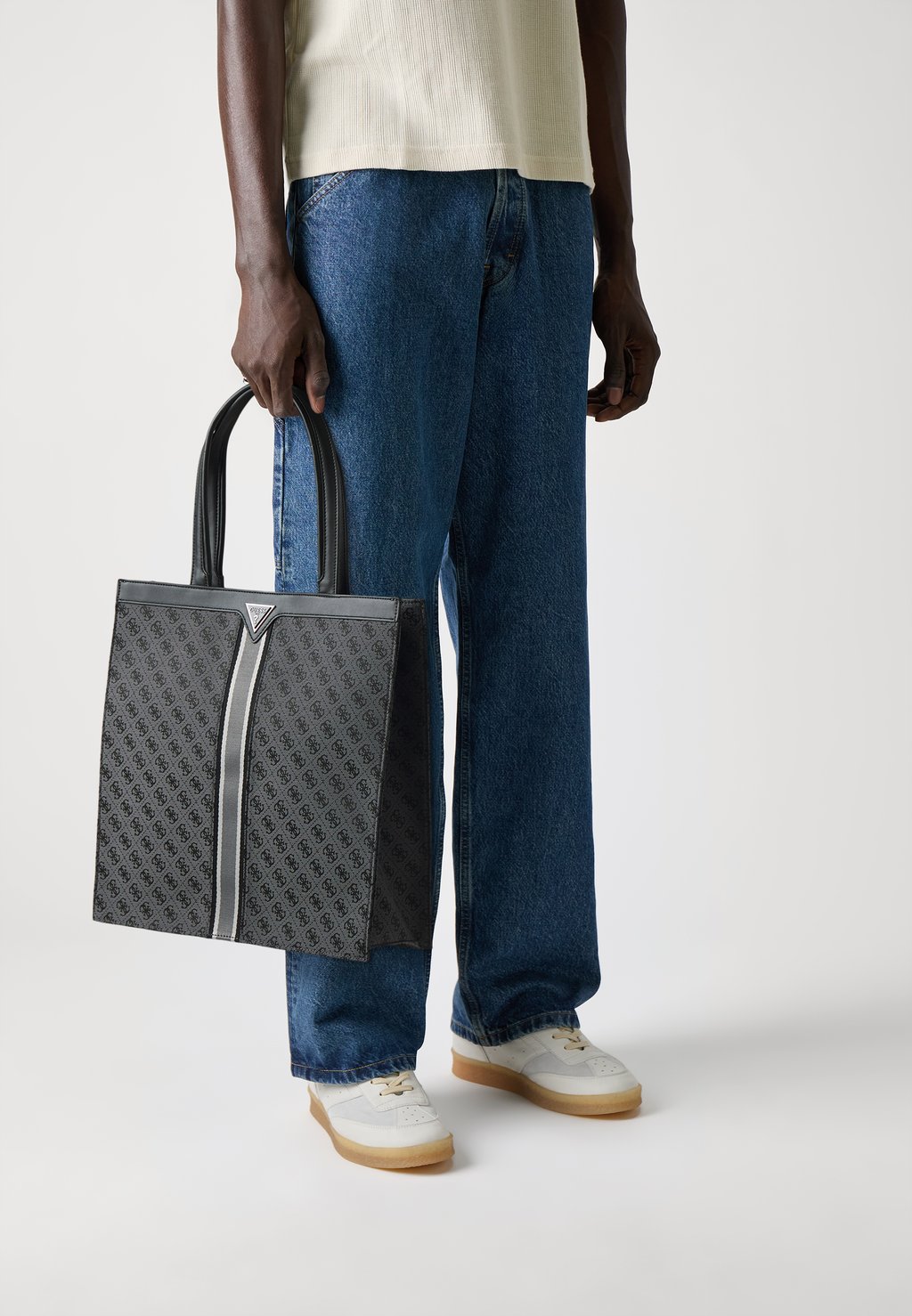 Сумка для покупок MILANO TOTE Guess, черный
Сумка для покупок MILANO TOTE Guess, черный