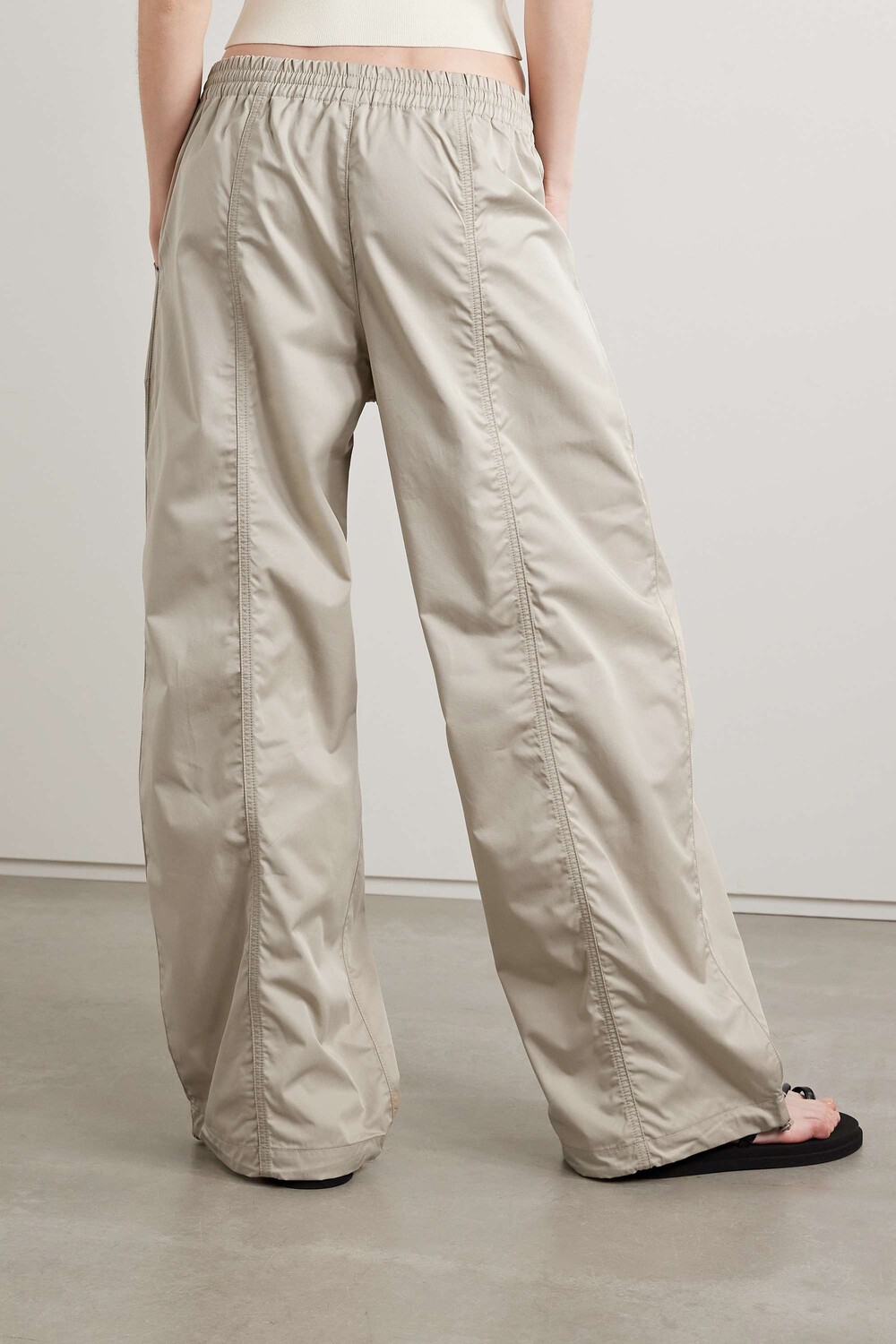 AGOLDE спортивные брюки Dakota из хлопкового поплина, бежевый
AGOLDE спортивные брюки Dakota из хлопкового поплина, бежевый