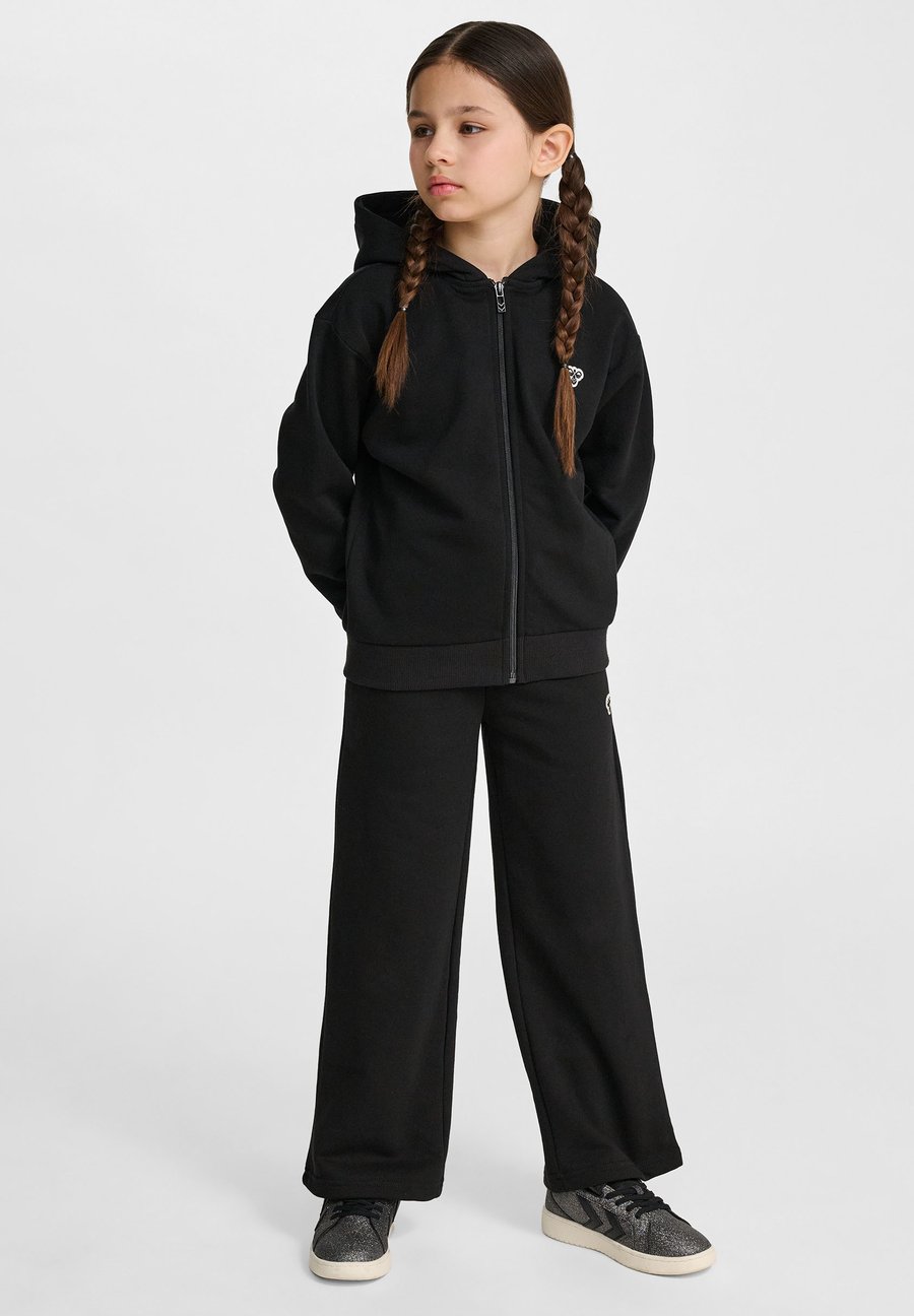 Худи Hummel JR LOOSE HOODIE BEE, Black
Худи Hummel JR LOOSE HOODIE BEE, Black