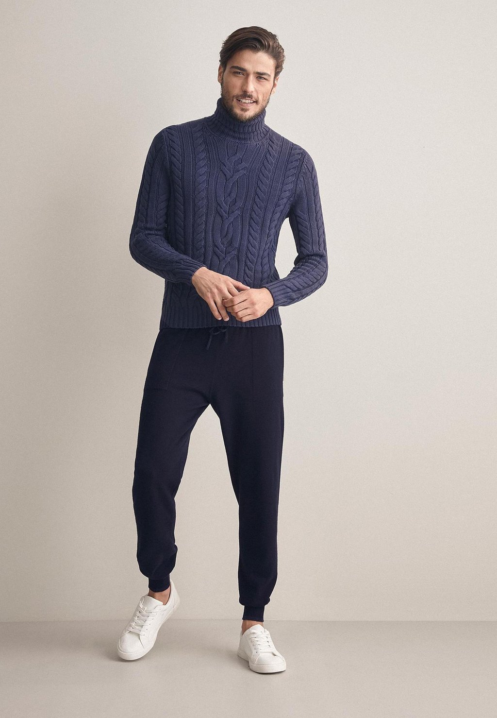 Спортивные брюки Falconeri, темно-синий
Спортивные брюки Falconeri, темно-синий