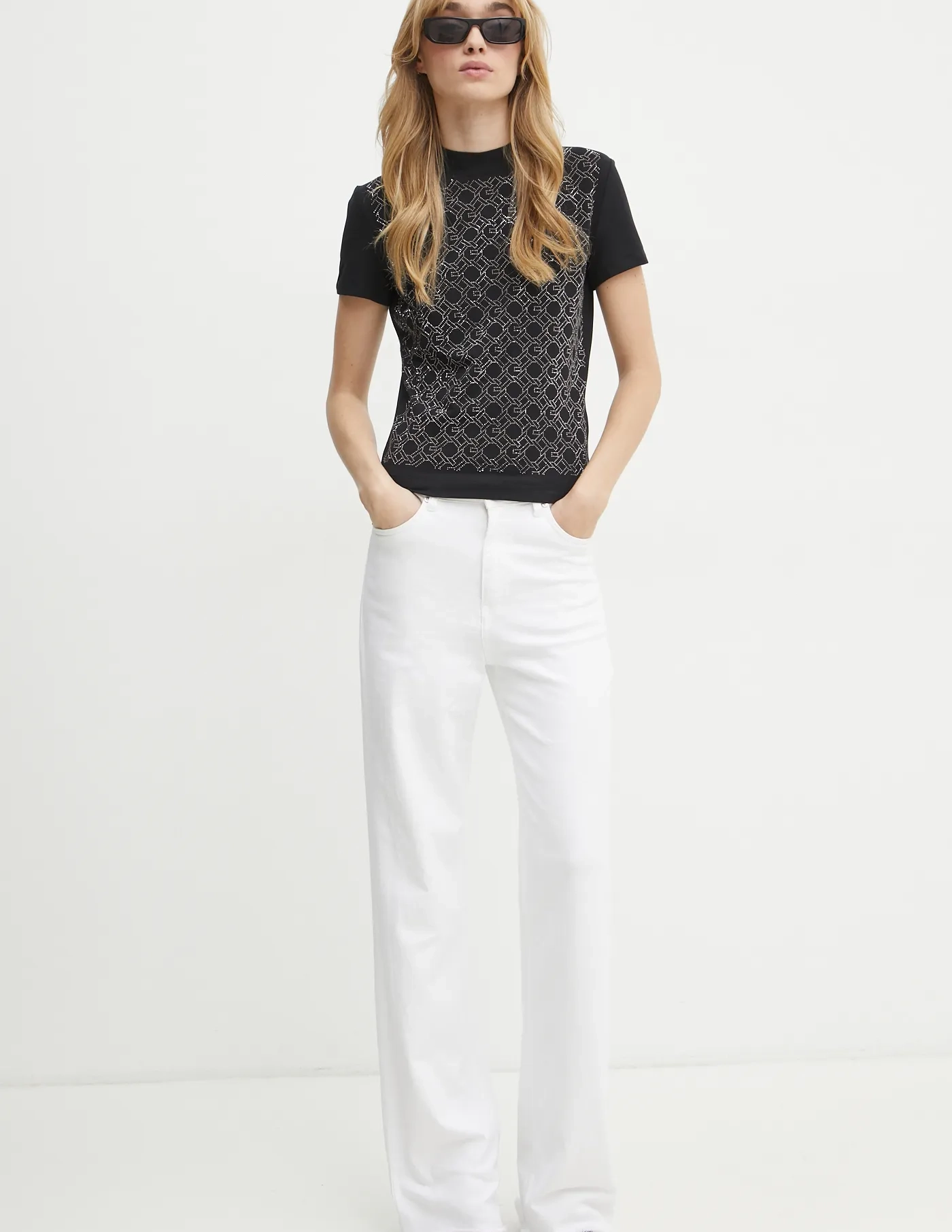 Футболка Guess, черный
Футболка Guess, черный