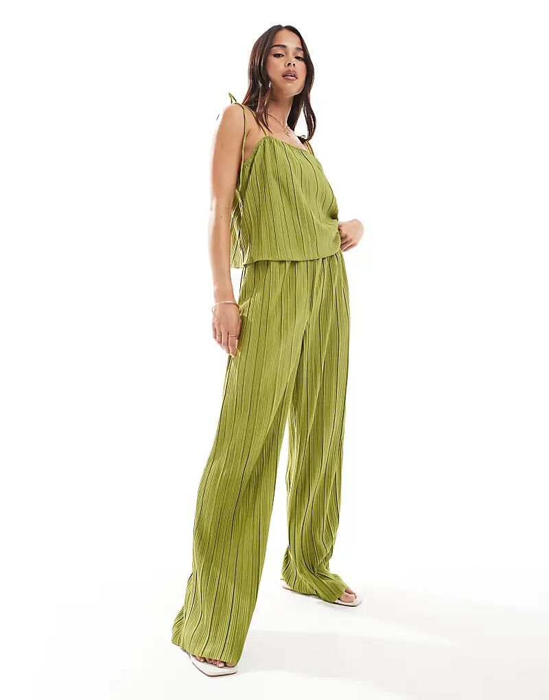 Комбинезон с высокой талией Vero Moda, плиссированный, оливково-зеленого цвета
Комбинезон с высокой талией Vero Moda, плиссированный, оливково-зеленого цвета