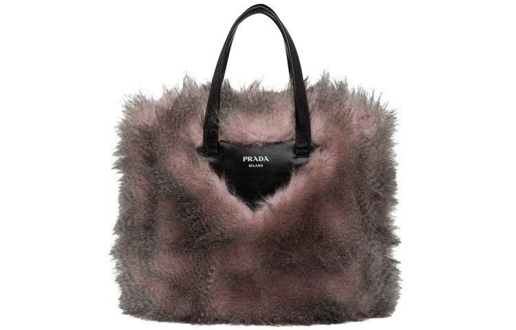 PRADA Клатч
PRADA Клатч