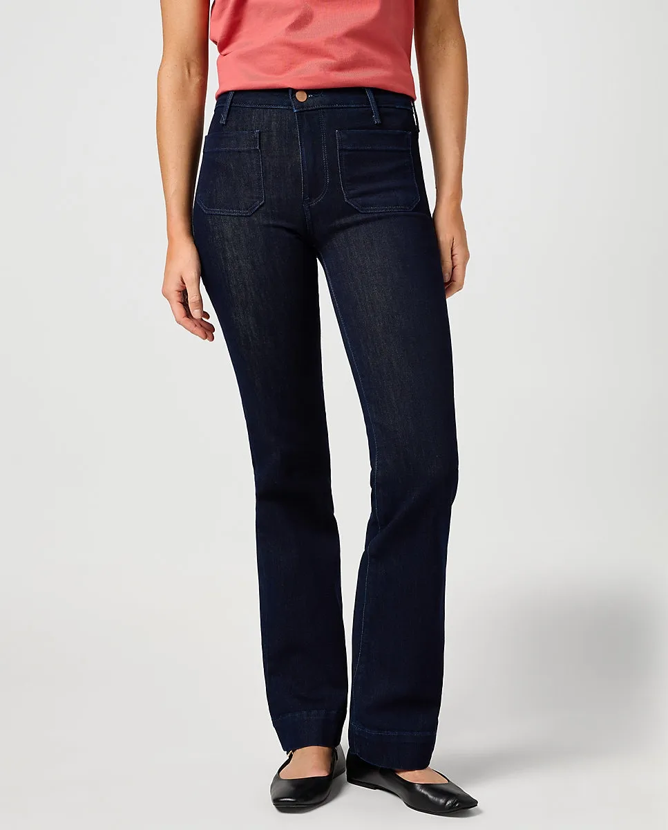 Женские джинсы-клеш средней посадки Wrangler, темно-синий
Женские джинсы-клеш средней посадки Wrangler, темно-синий