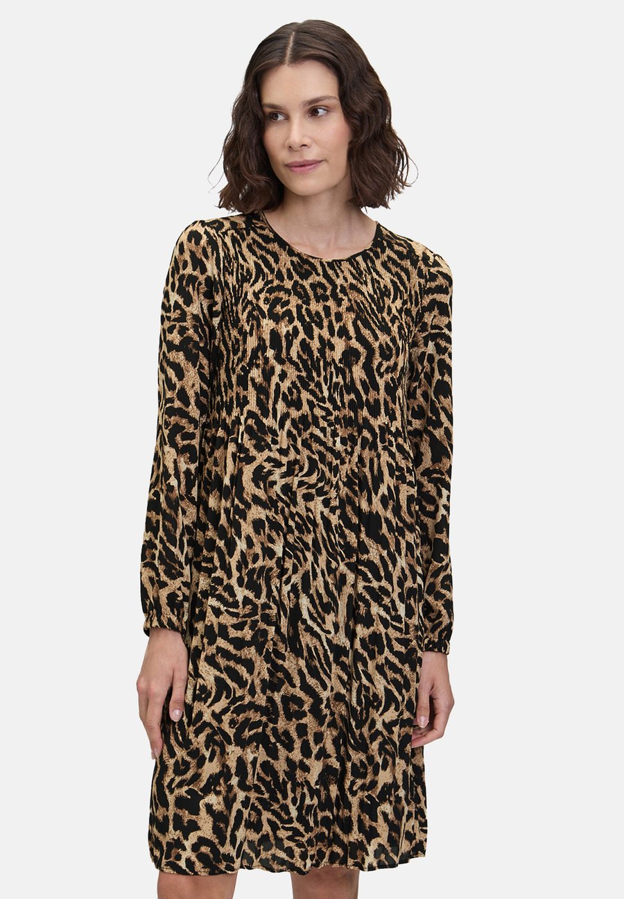 Платье Betty Barclay Day dress, Schwarz Beige/Black
Платье Betty Barclay Day dress, Schwarz Beige/Black