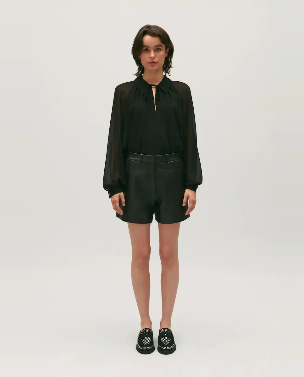 Женские кожаные шорты с карманами Claudie Pierlot, черный
Женские кожаные шорты с карманами Claudie Pierlot, черный