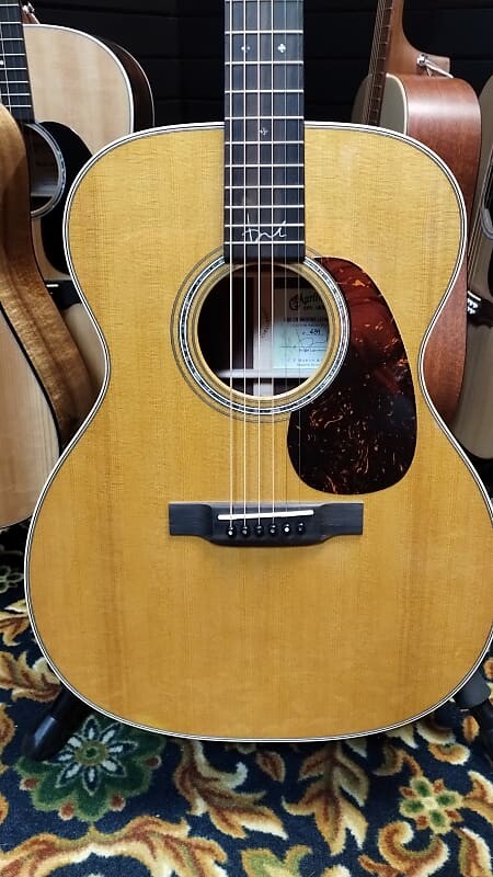 Акустическая гитара Martin Brooke Ligertwood Signature 000-28 2022 - Present - Natural
Акустическая гитара Martin Brooke Ligertwood Signature 000-28 2022 - Present - Natural