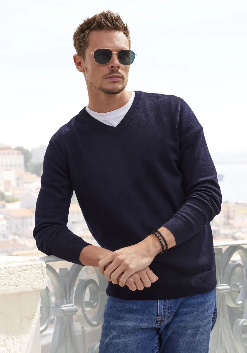 Вязаный свитер H.I.S с V-образным вырезом, свитер тонкой вязки из смесового хлопка, цвет морской волны
Вязаный свитер H.I.S с V-образным вырезом, свитер тонкой вязки из смесового хлопка, цвет морской волны