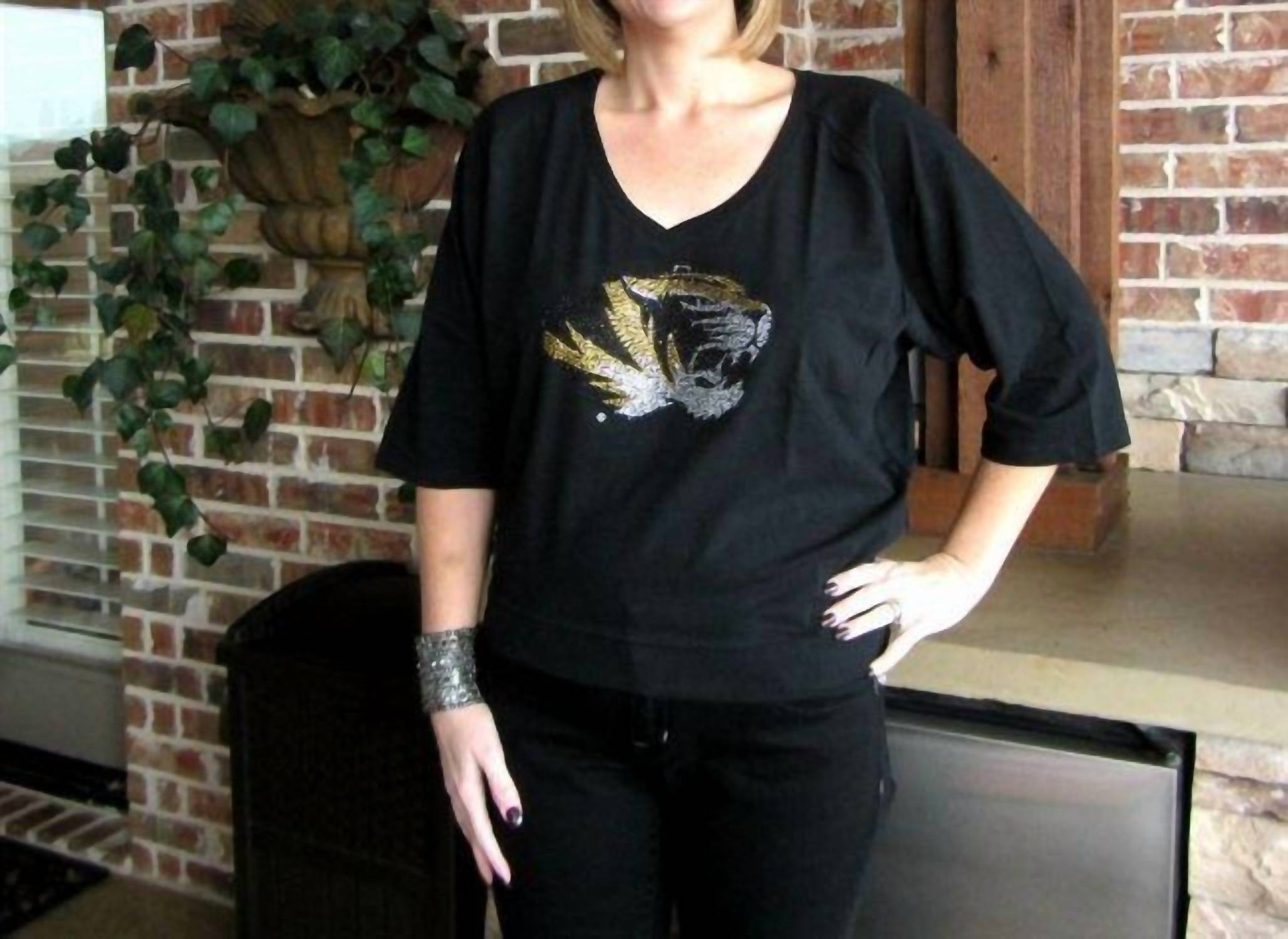 Топ-реглан Jewel университета Миссури черного цвета Emerson Street Clothing Co.
Топ-реглан Jewel университета Миссури черного цвета Emerson Street Clothing Co.