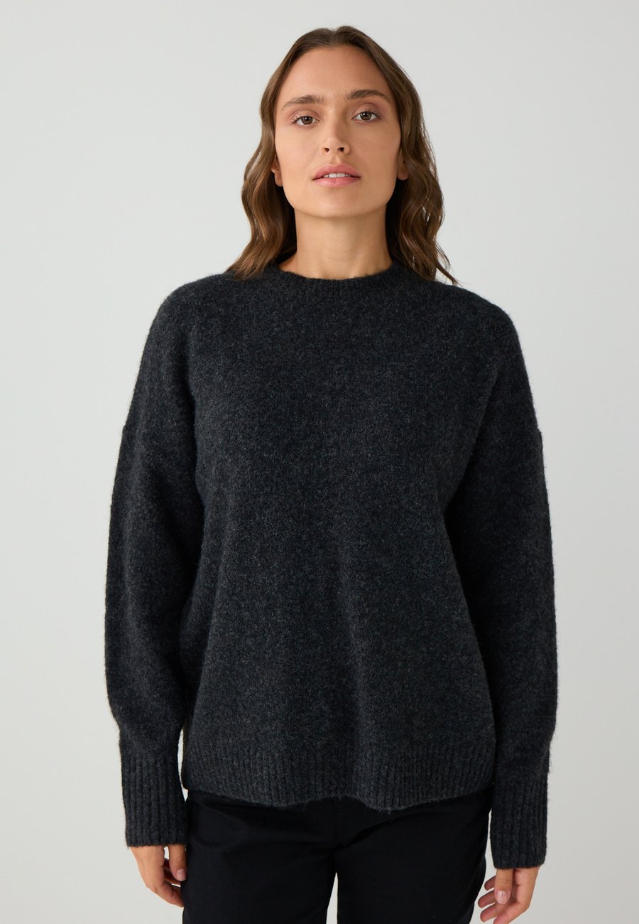 Джемпер Jimmy Key Jumper, Anthracite/Dark Grey
Джемпер Jimmy Key Jumper, Anthracite/Dark Grey