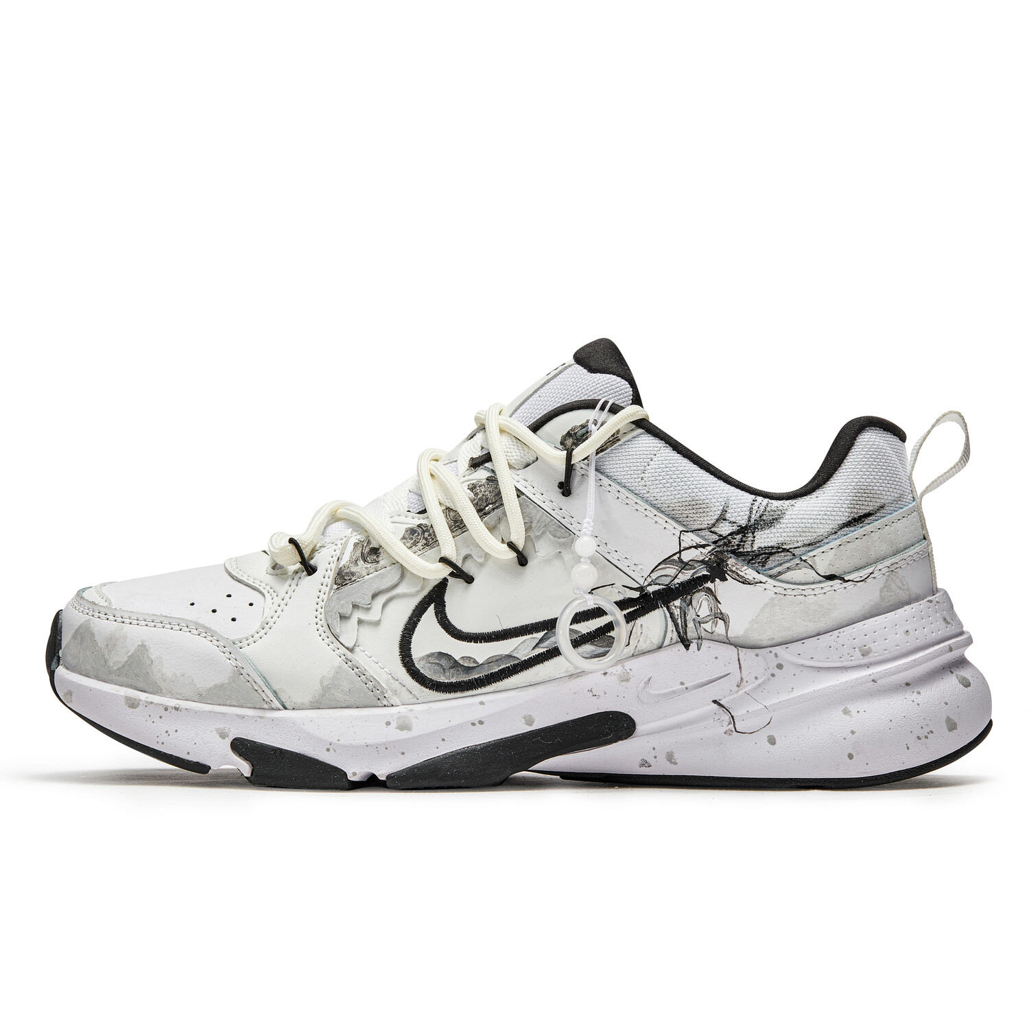 Кроссовки Defy All Day Running унисекс с низким верхом черного/белого цвета Nike
Кроссовки Defy All Day Running унисекс с низким верхом черного/белого цвета Nike