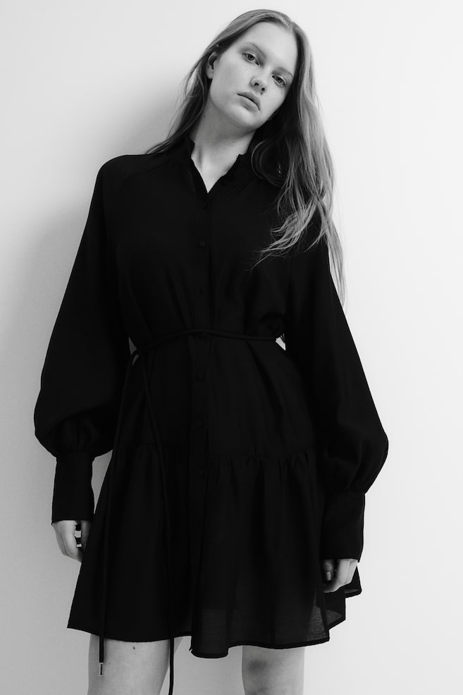 Платье с завязывающимся поясом H&M, черный
Платье с завязывающимся поясом H&M, черный